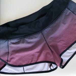 Lululemon 💛 H2O 💕💦 EUC Speed Shorts